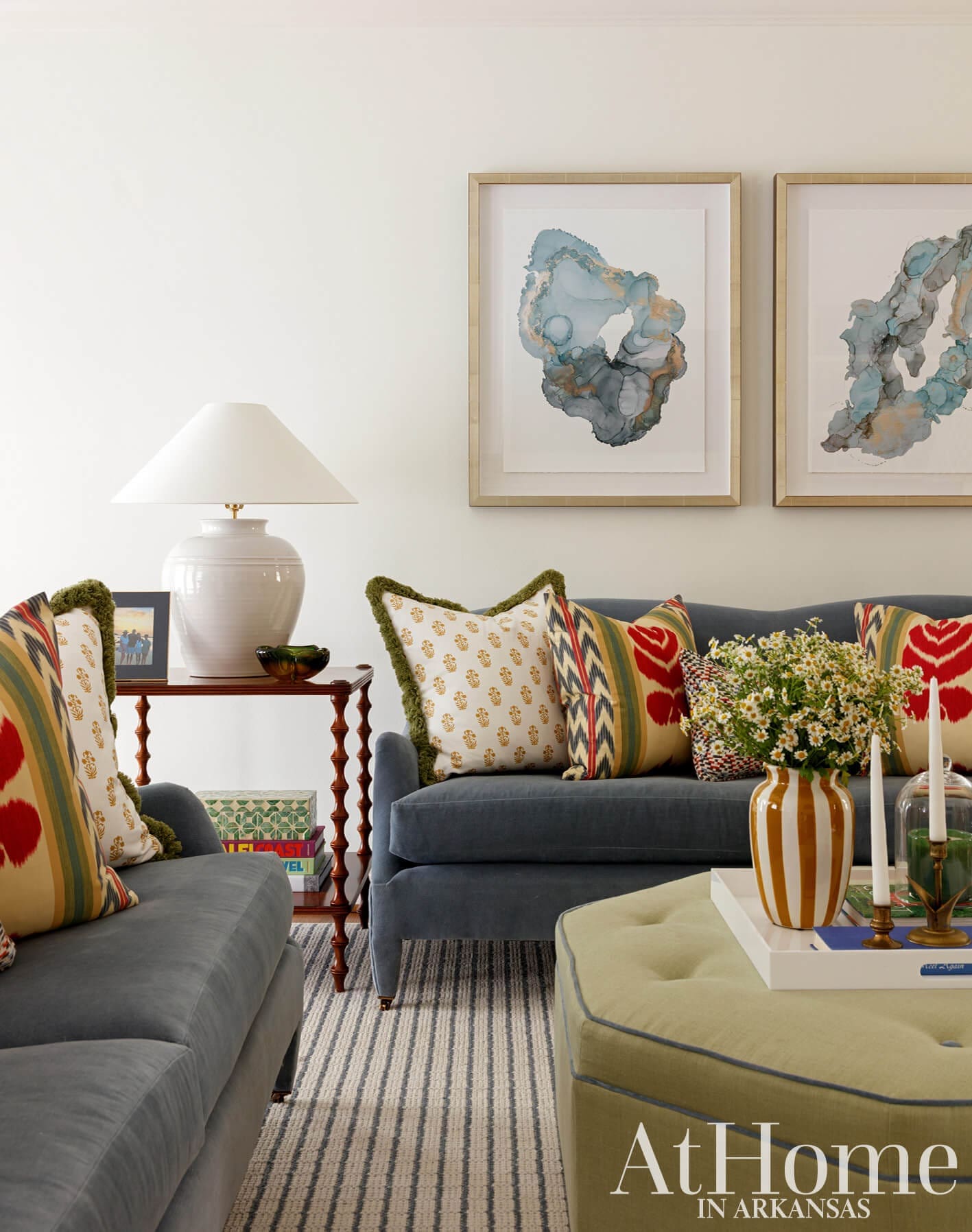 Living Rooms | At Home in Arkansas, image size:1417x1796